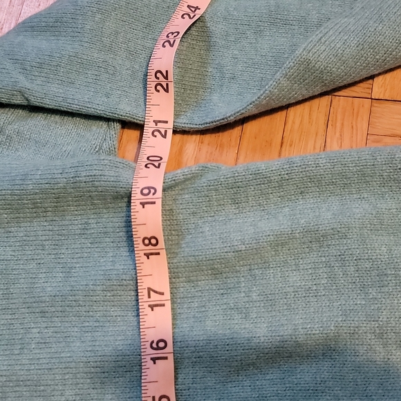 Gap Oversized Blue lightweight high low Sweater NWOT - Picture 4 of 6